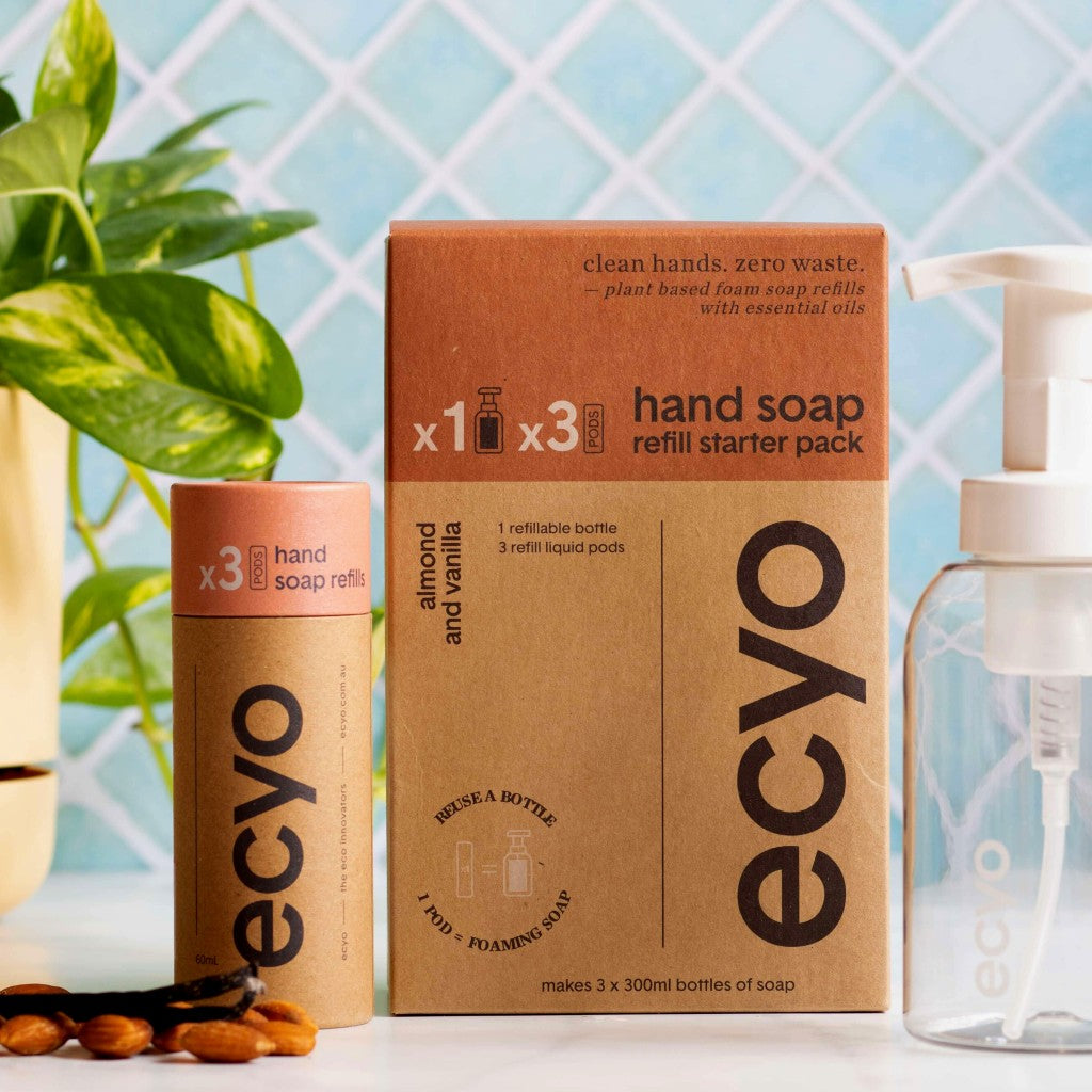 Starter pack box, cylinder of soap refills and foaming soap dispenser. Almond and Vanilla scented.